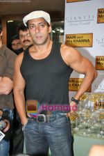 Salman Khan promote Main Aur Mrs Khanna in Atria Mall, Mumbai on 16th Oct 2009 (13).JPG